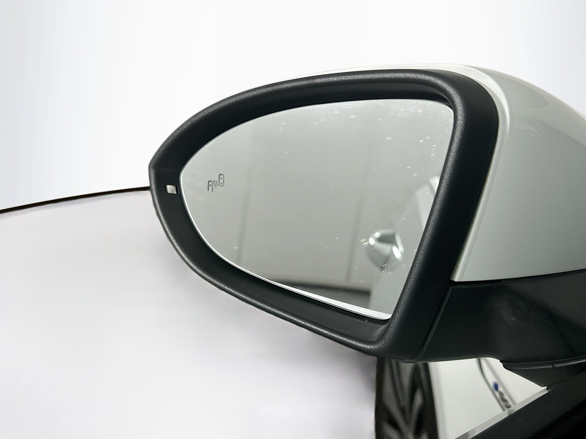 Used 2019 Volkswagen e-Golf SE w/ Driver Assistance Package FWD image 16