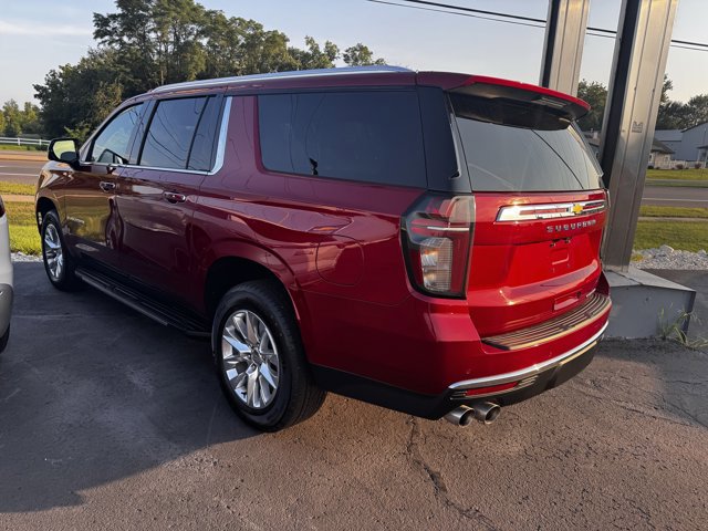 Used 2024 Chevrolet Suburban Premier w/ Premium Package image 4