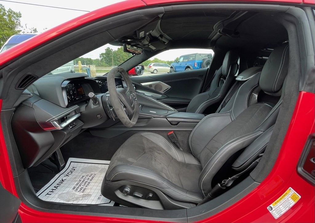 Used 2023 Chevrolet Corvette Stingray Premium Cpe w/ Z51 Performance Package image 18