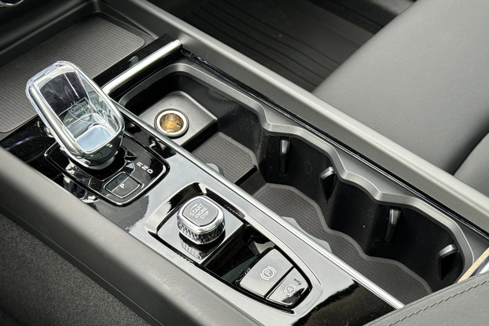 New 2026 Volvo XC60 B5 Plus w/ Climate Package image 21