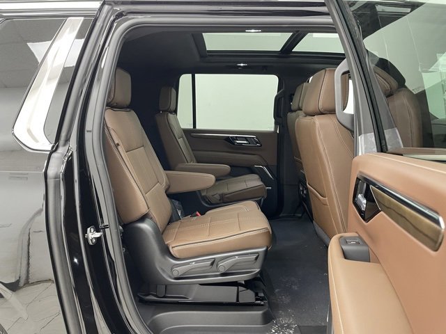 New 2026 Chevrolet Suburban High Country image 14
