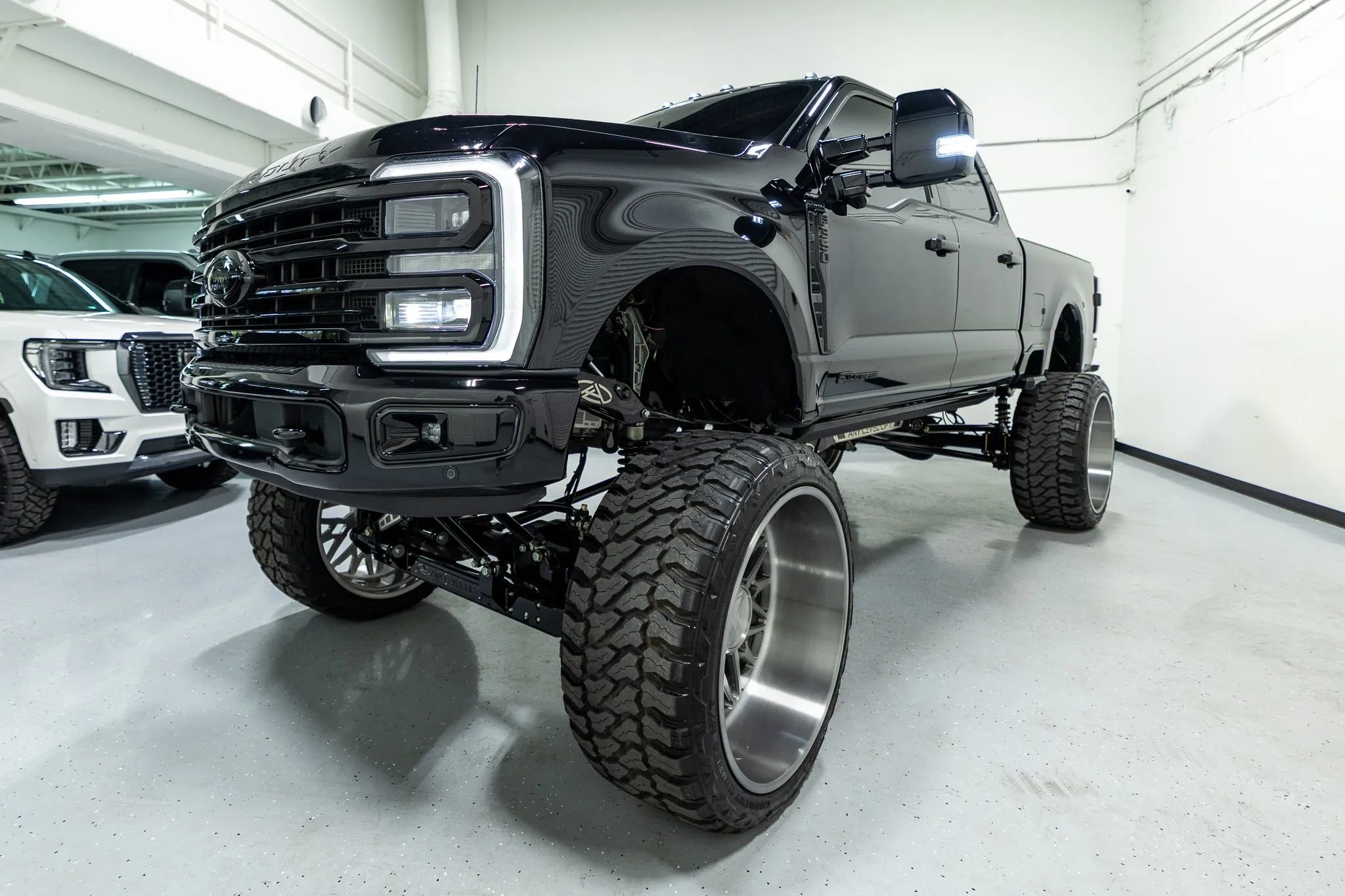 Used 2024 Ford F350 Platinum image 14