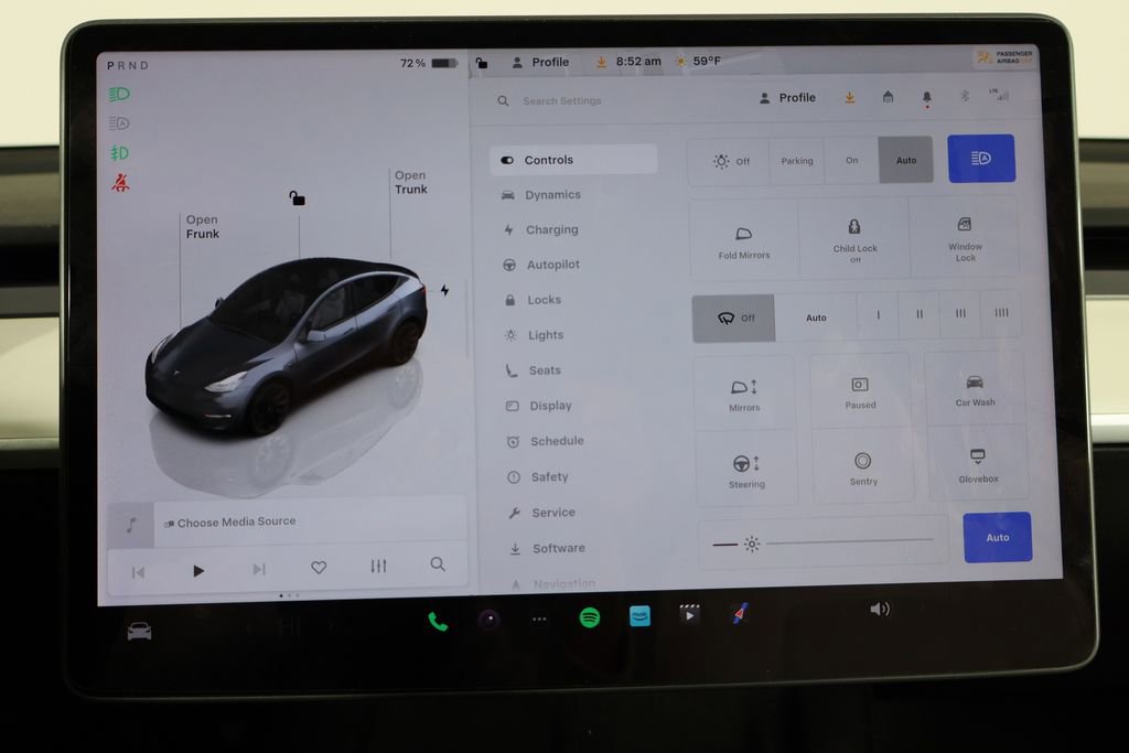 Used 2022 Tesla Model Y Long Range image 27
