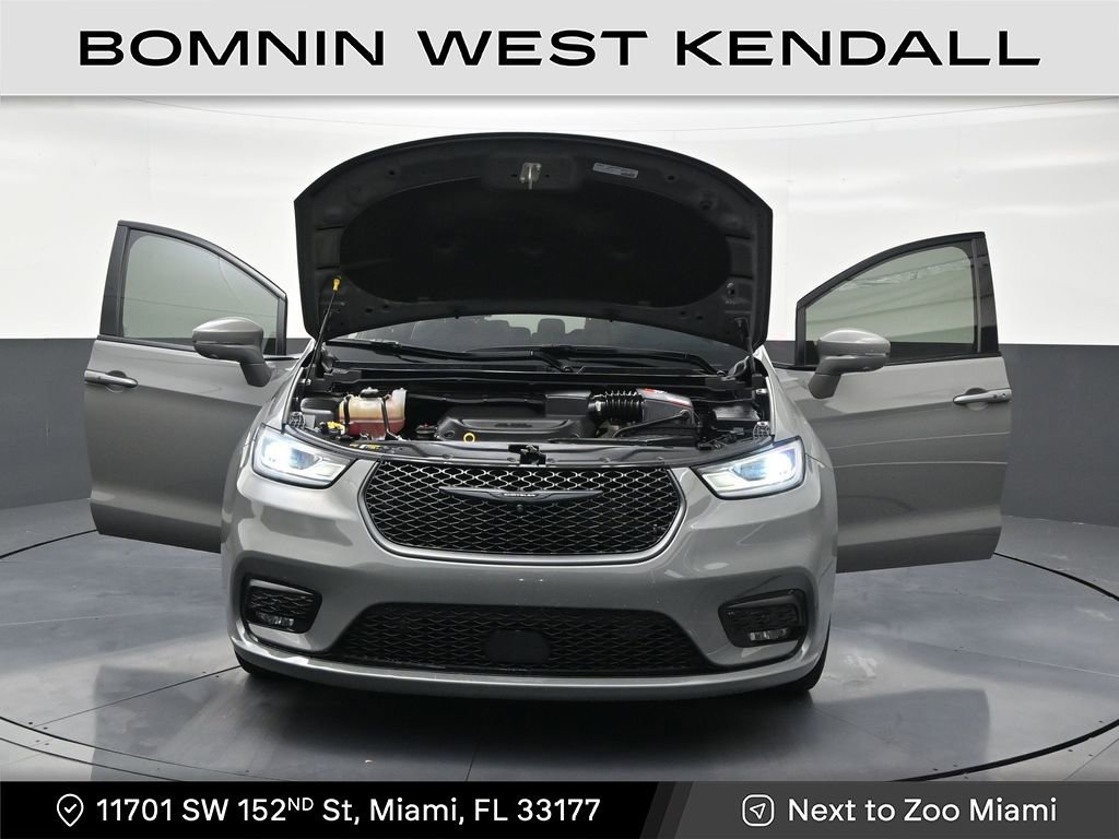 Used 2022 Chrysler Pacifica Limited w/ S Appearance Package image 34