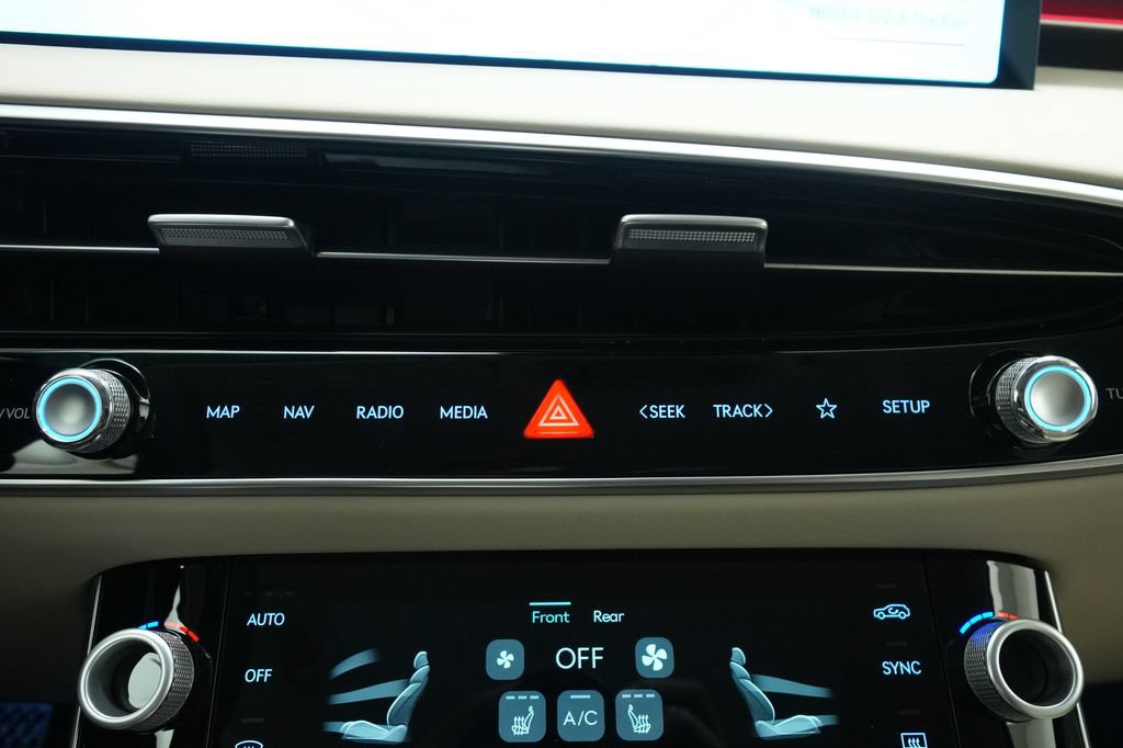 New 2026 Genesis GV70 2.5T AWD/4WD image 32