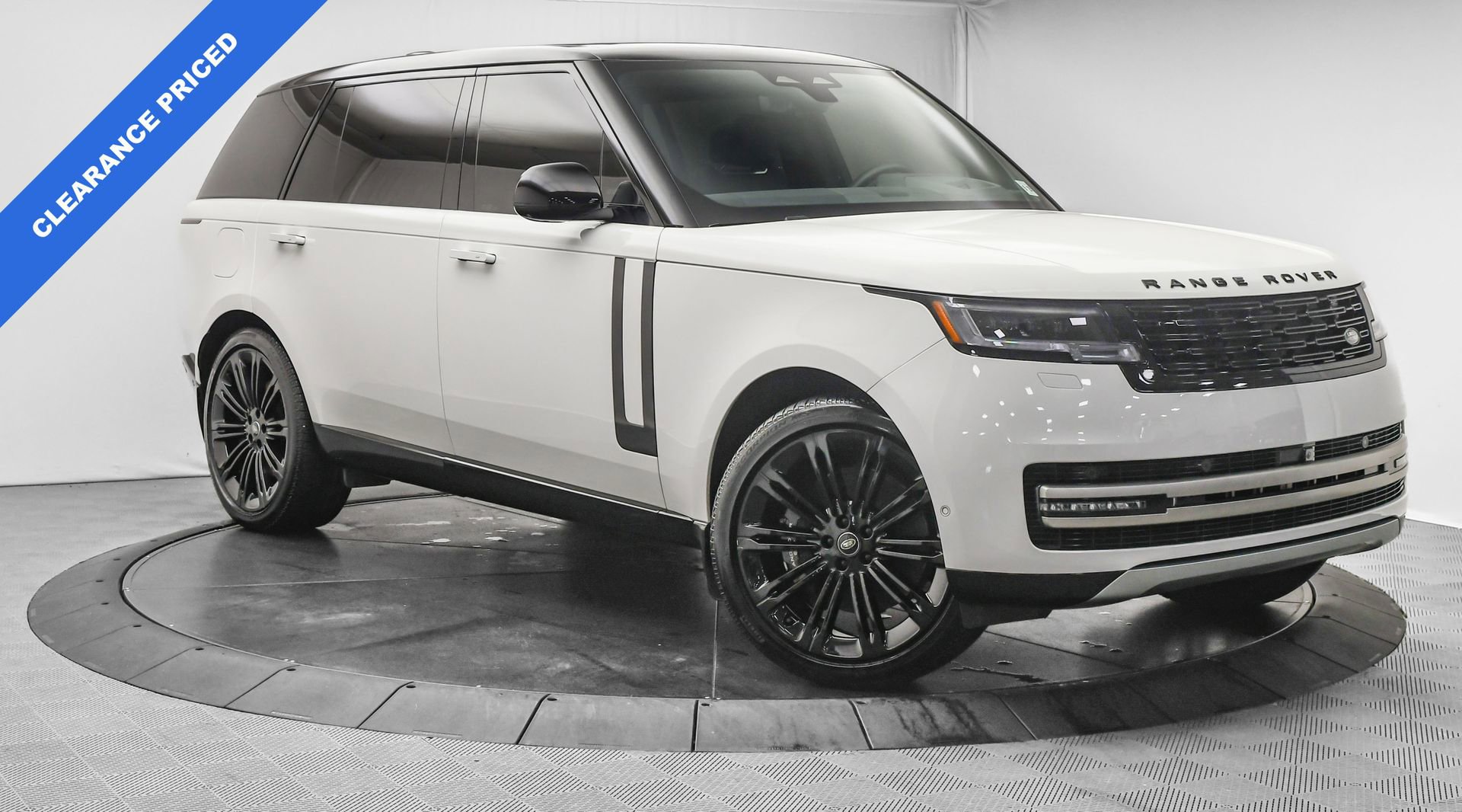 Used 2025 Land Rover Range Rover Long Wheelbase SE
