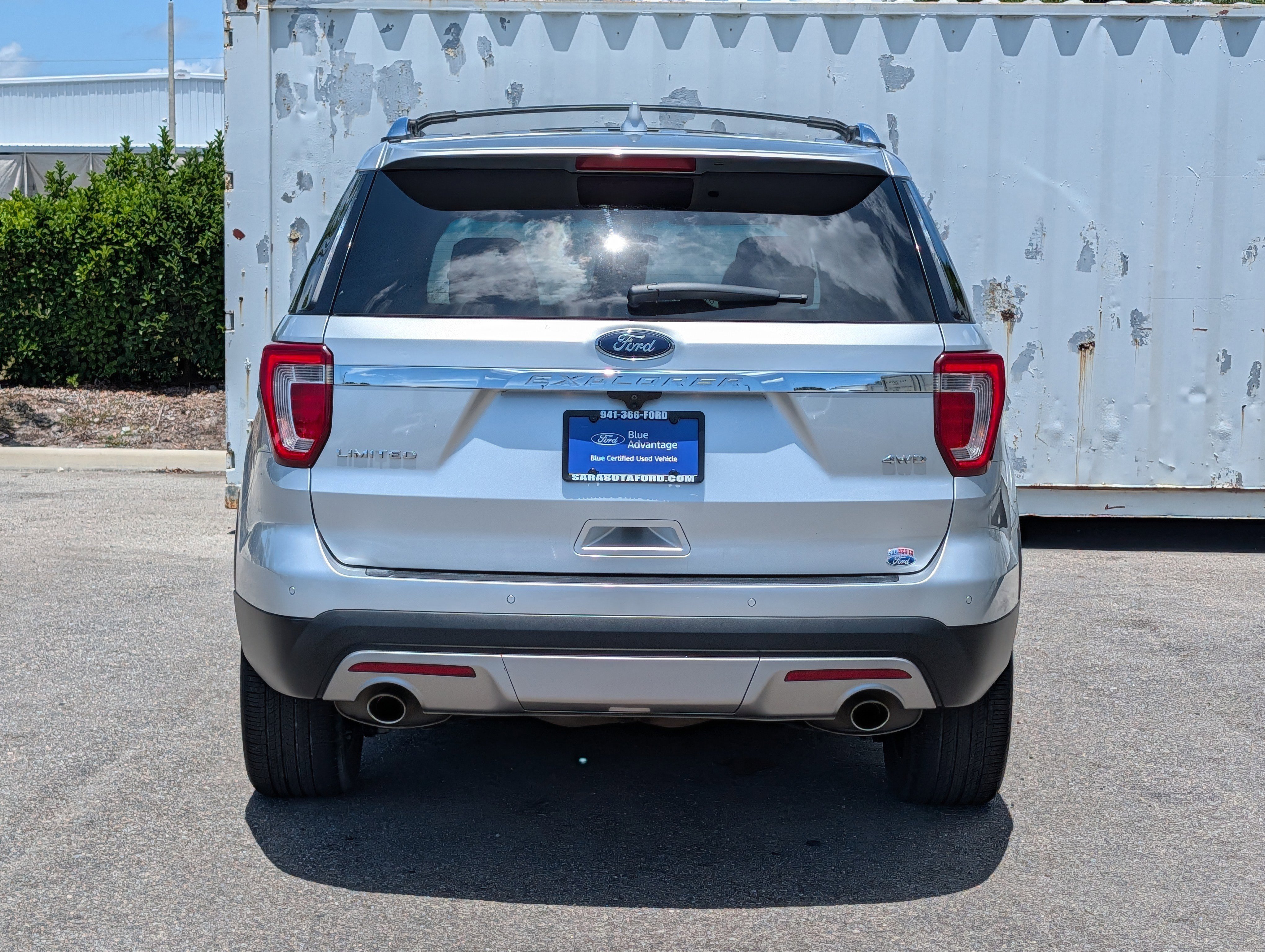 Certified 2017 Ford Explorer Limited AWD/4WD image 5