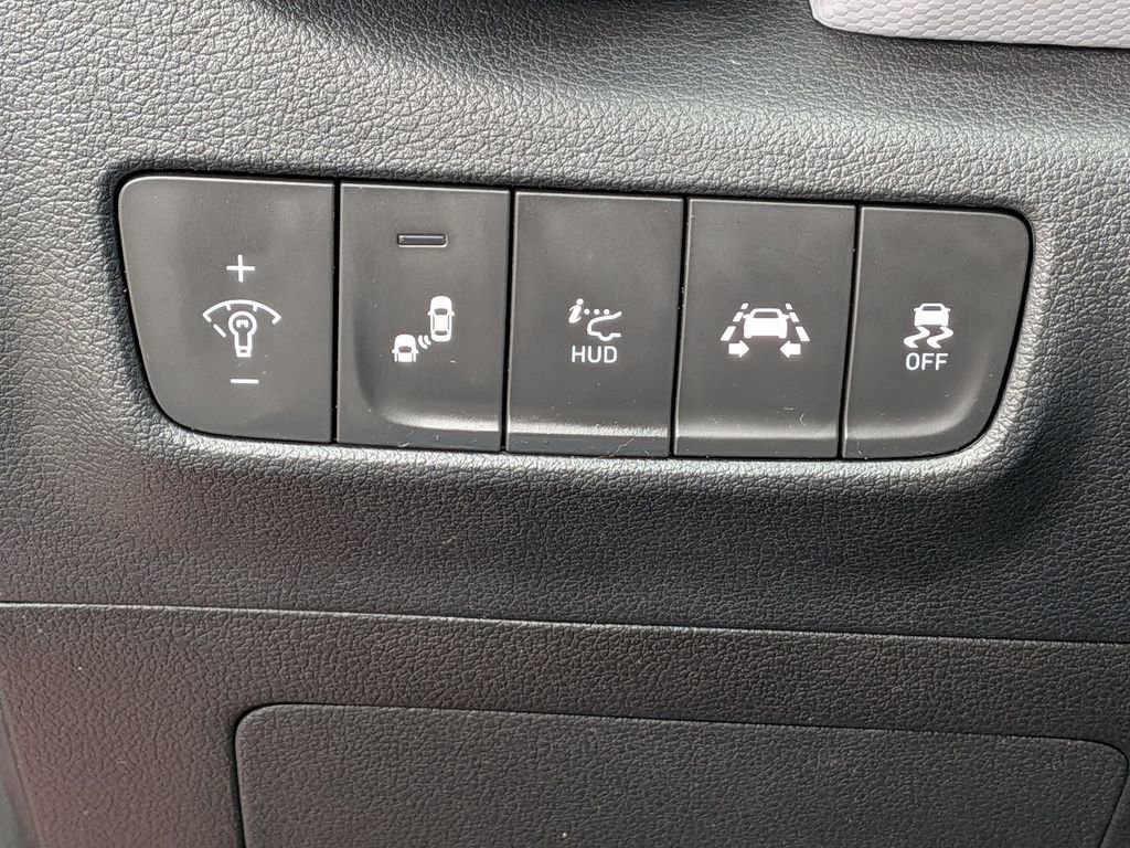 Used 2021 Hyundai Kona Ultimate image 16