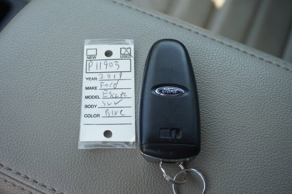 Used 2019 Ford Escape Titanium image 38