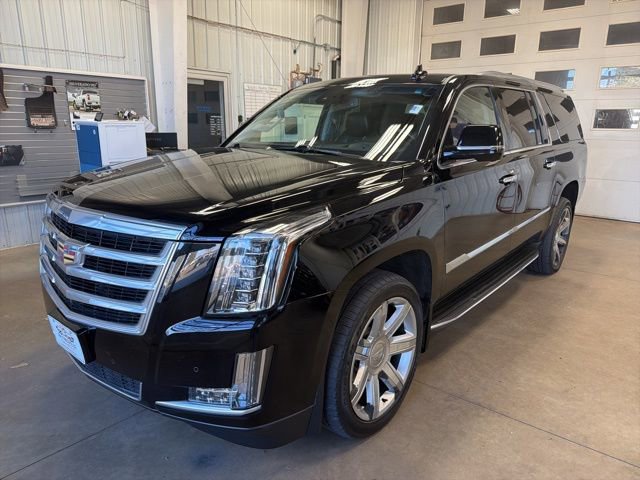Used 2016 Cadillac Escalade ESV Luxury image 2