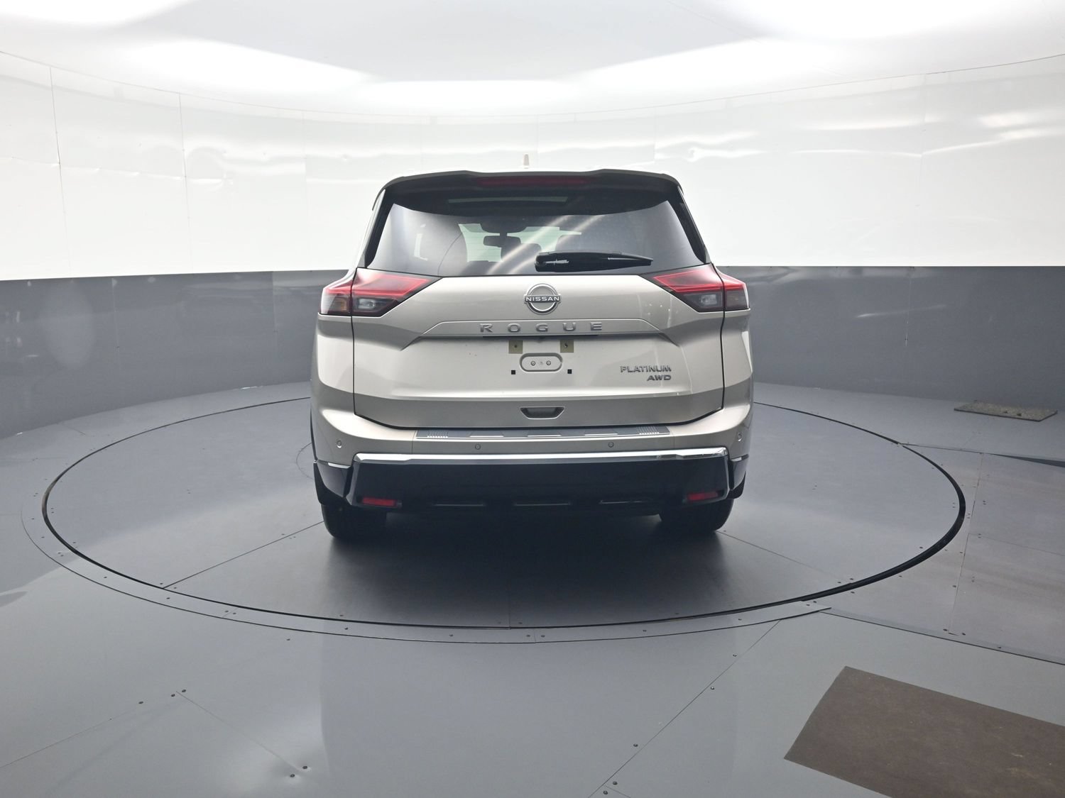Used 2024 Nissan Rogue Platinum AWD/4WD image 4