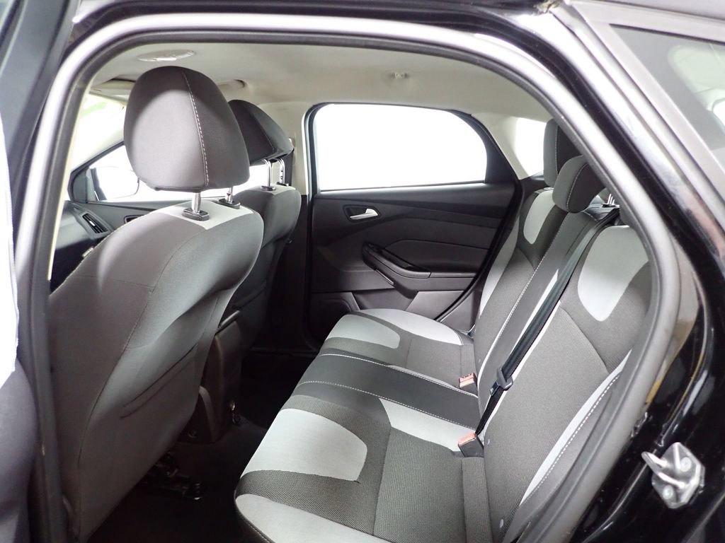 Used 2014 Ford Focus SE w/ SE Sport Package FWD image 31