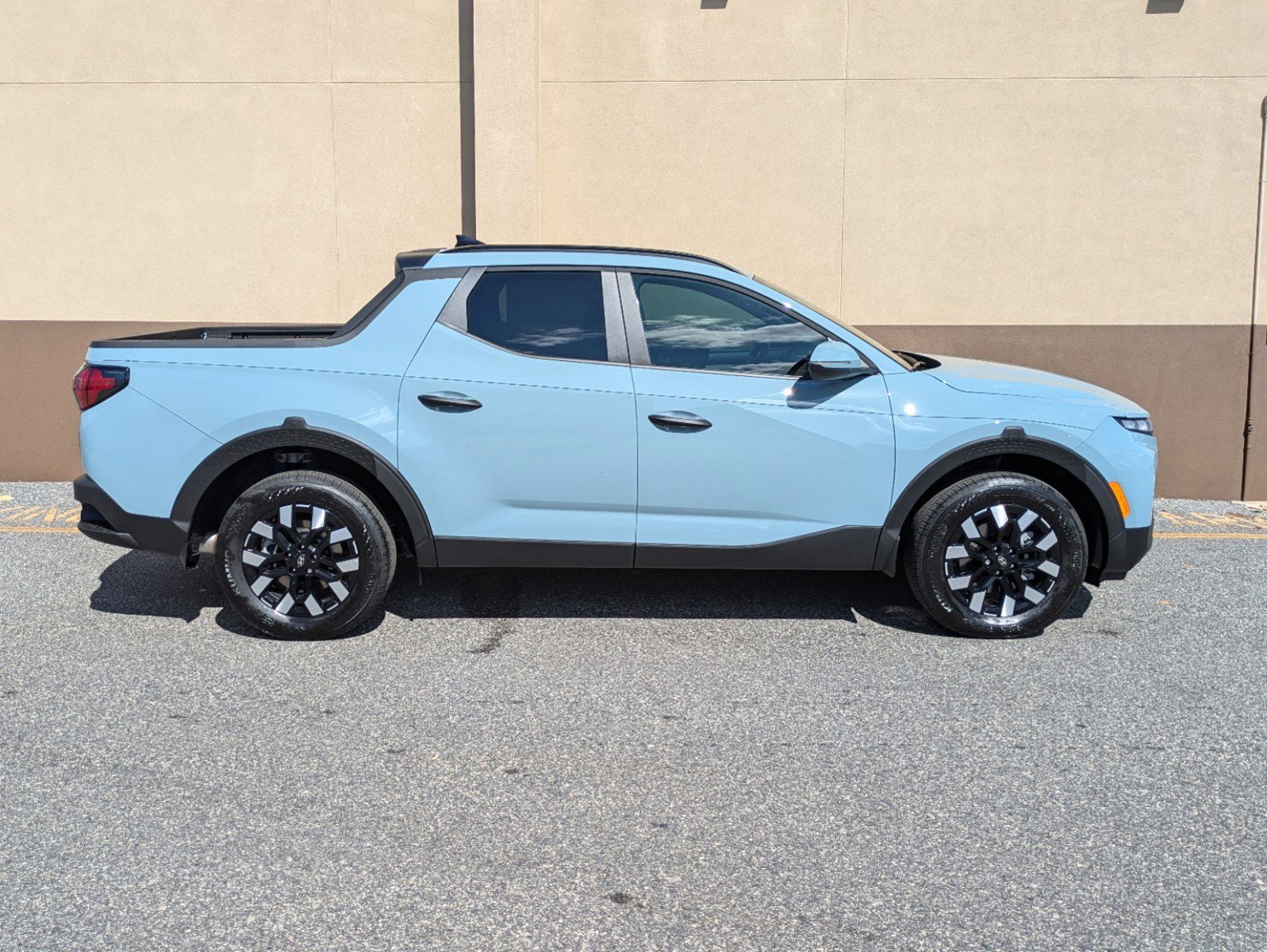 Used 2025 Hyundai Santa Cruz SEL image 3