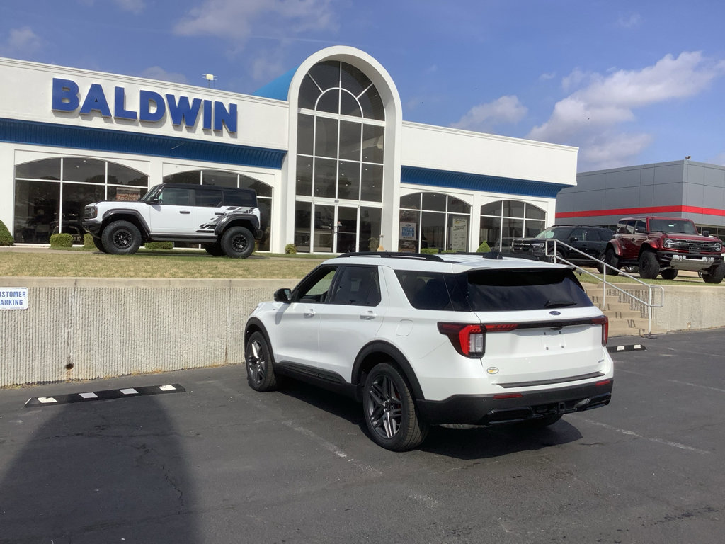 New 2026 Ford Explorer ST-Line w/ ST-Line Street Pack image 5