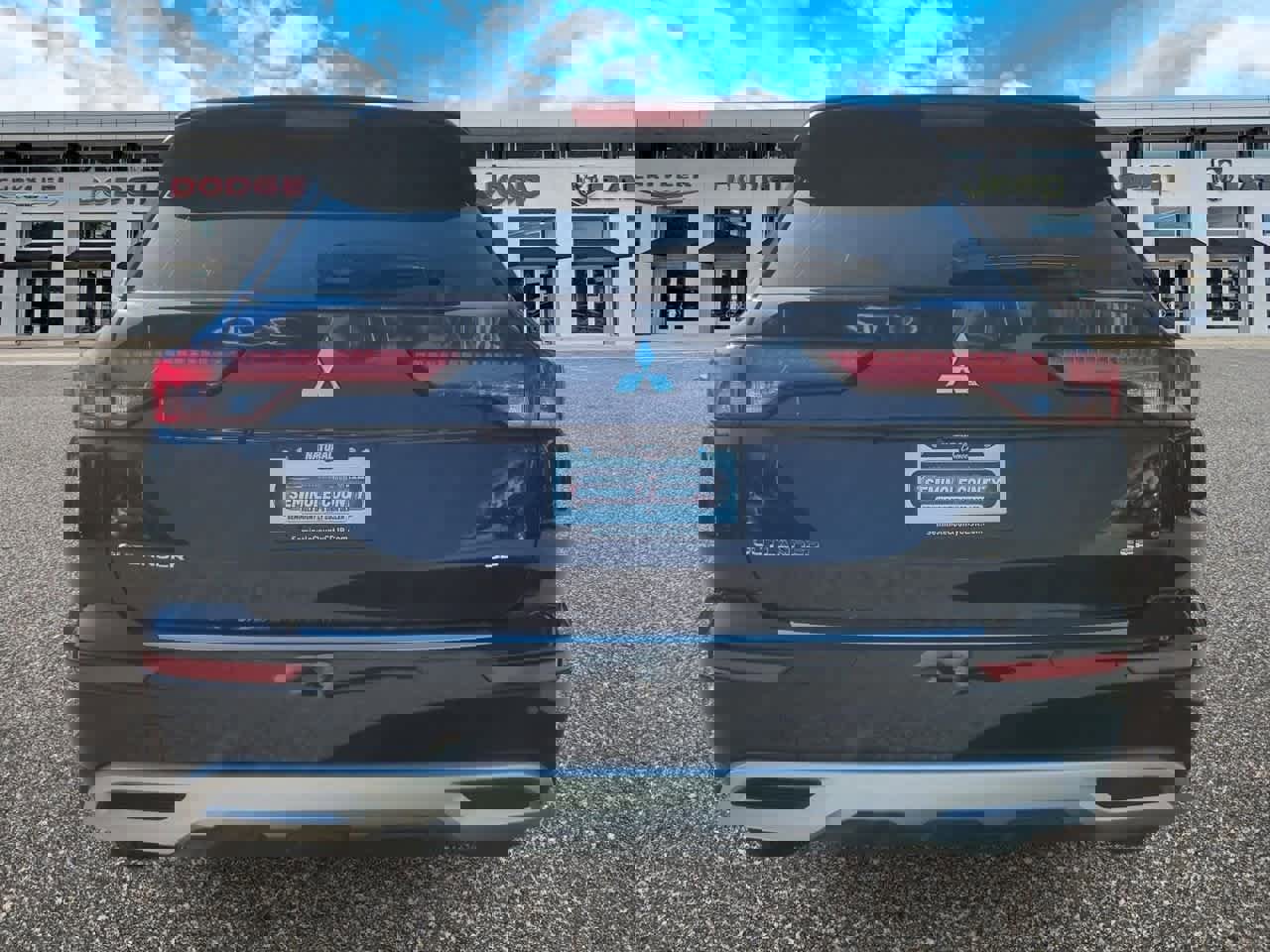 Used 2024 Mitsubishi Outlander SE image 7