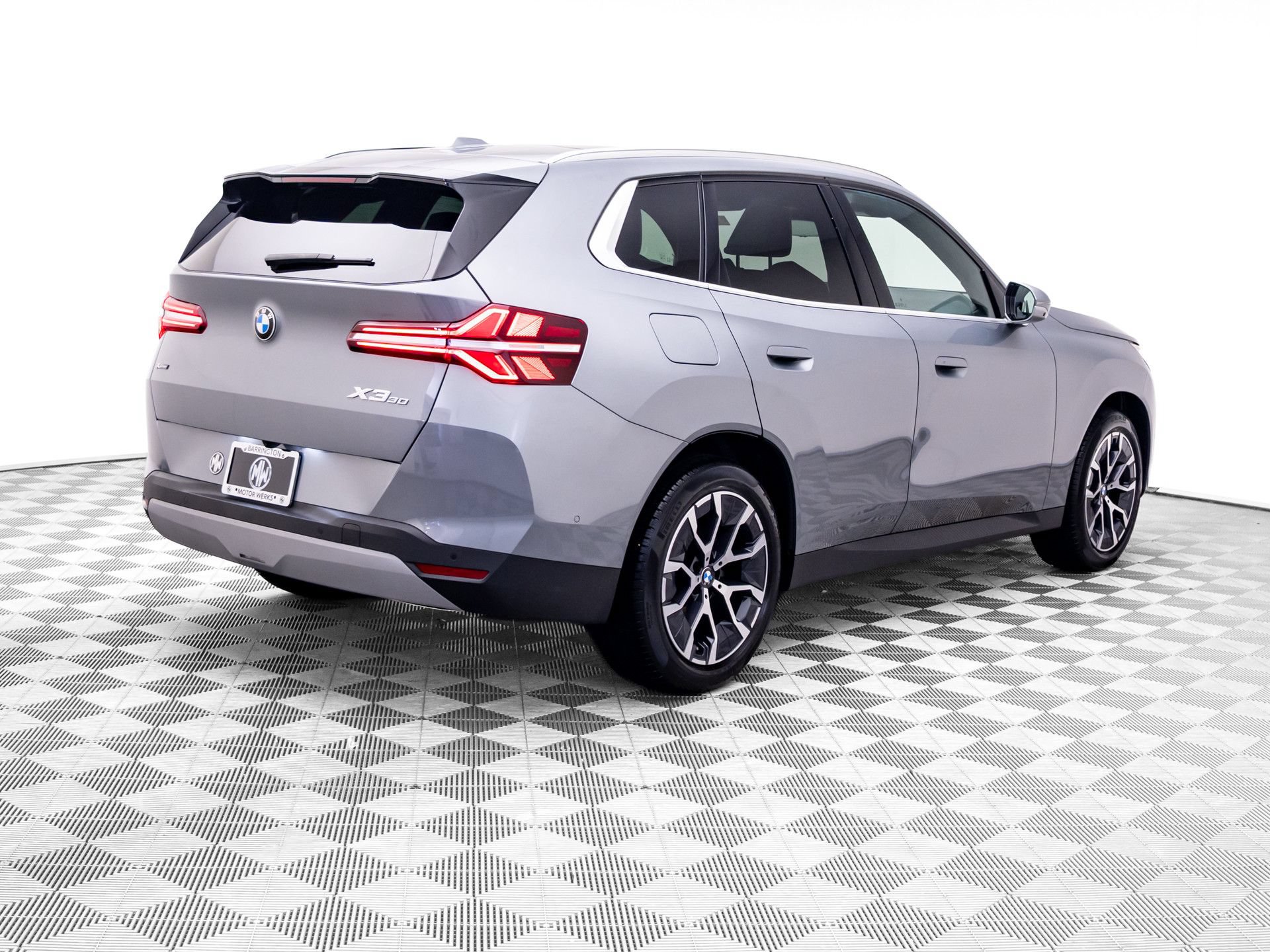 Used 2025 BMW X3 xDrive30i w/ Premium Package AWD/4WD image 5