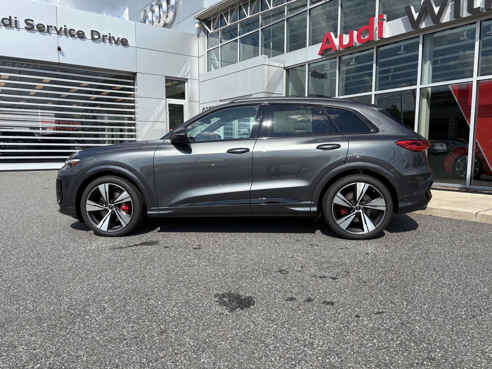 New 2026 Audi SQ5 Premium Plus AWD/4WD image 2