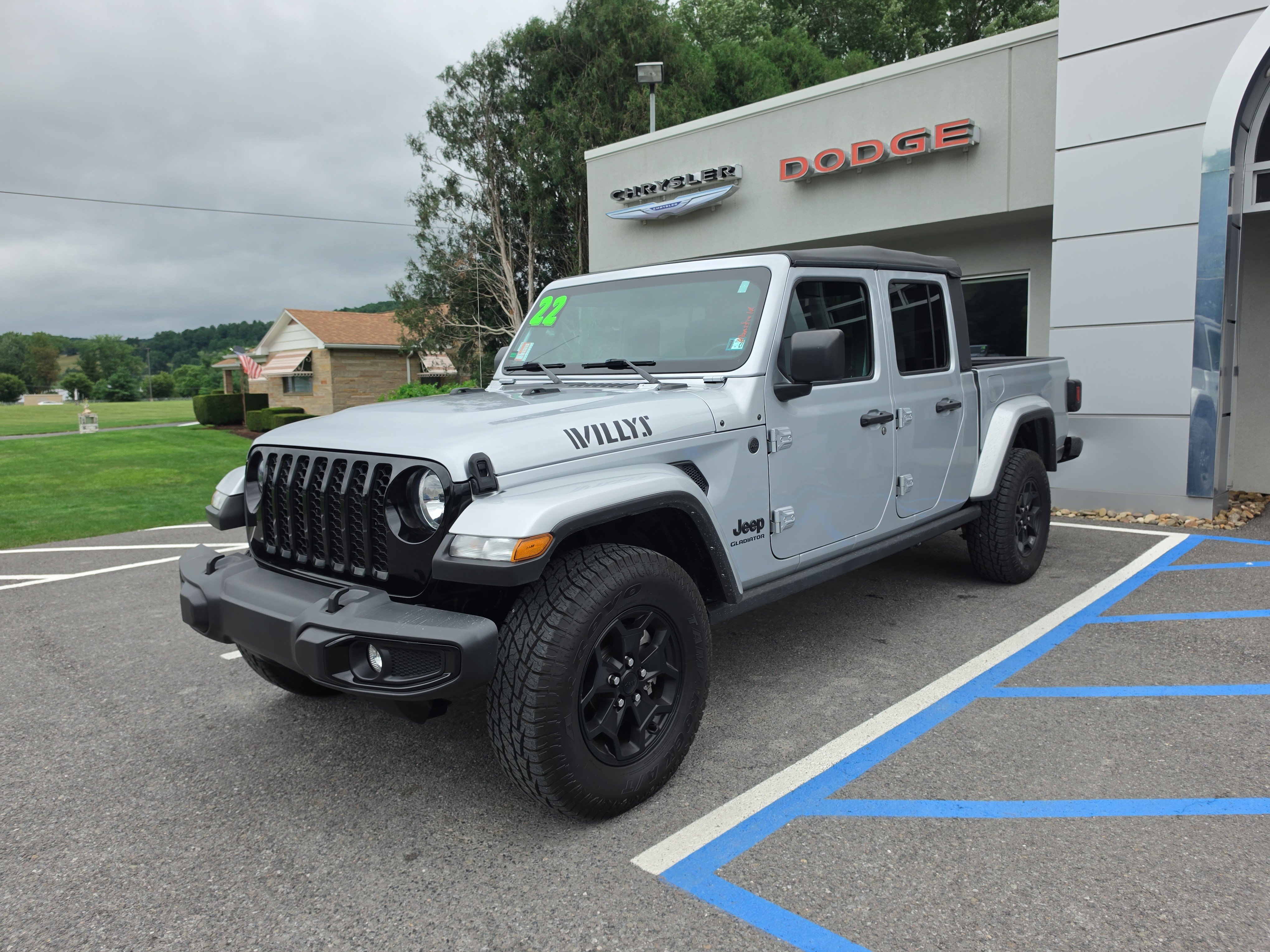 Used 2022 Jeep Gladiator Sport AWD/4WD image 8