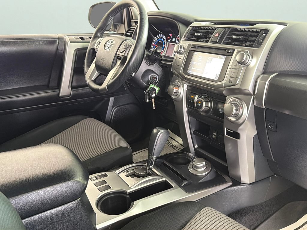 Used 2019 Toyota 4Runner SR5 AWD/4WD image 35
