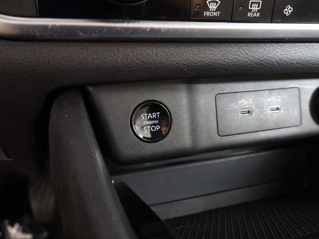 Used 2025 Nissan Rogue SV AWD/4WD image 39