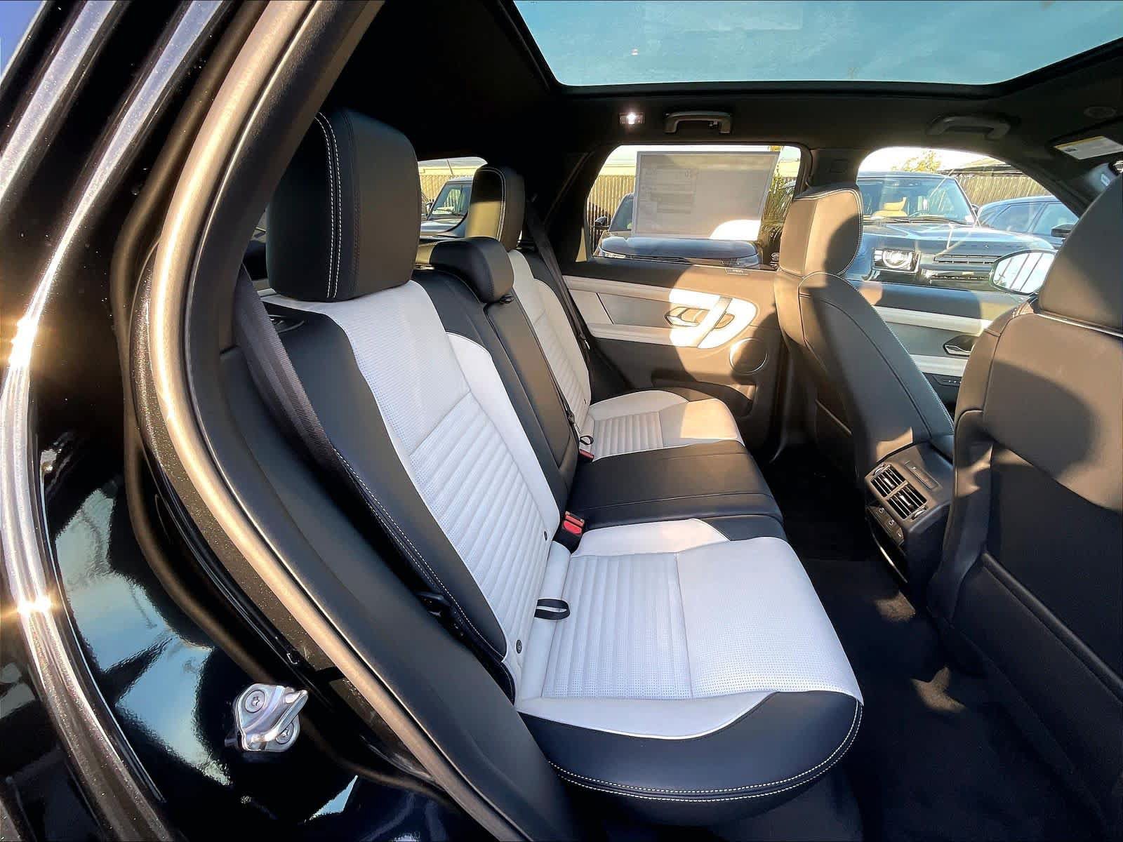 New 2026 Land Rover Discovery Sport Landmark AWD/4WD image 27