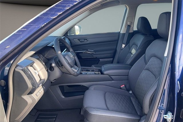 New 2026 Nissan Pathfinder SV image 7
