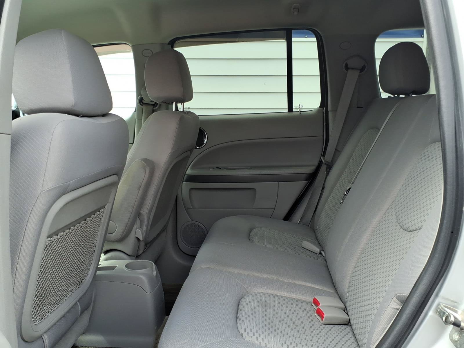 Used 2011 Chevrolet HHR LT FWD image 9