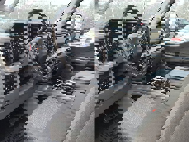 Used 2023 Ford F450 XLT w/ FX4 Off-Road Package image 23