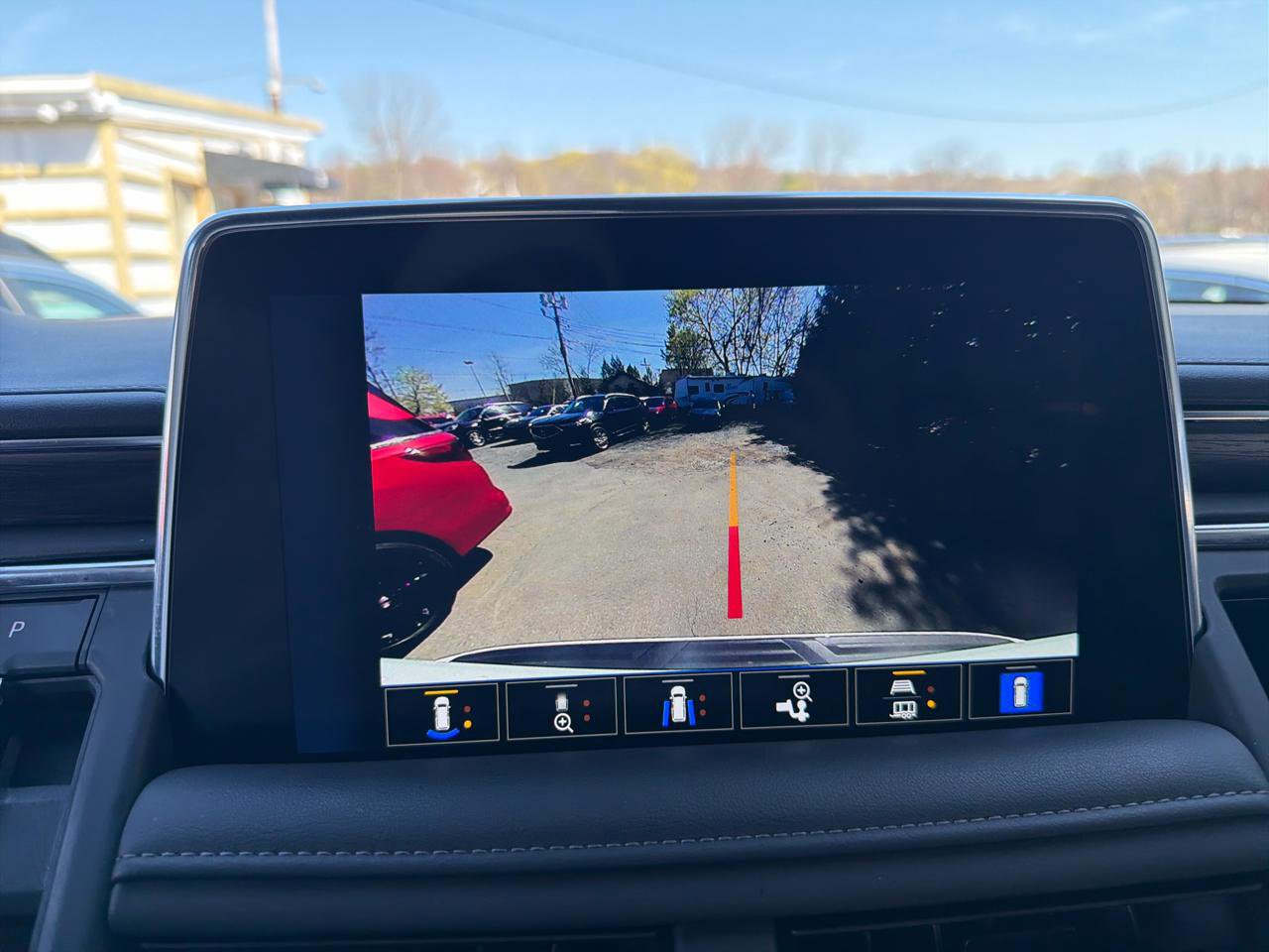 Used 2024 Chevrolet Tahoe Z71 w/ Luxury Package AWD/4WD image 26