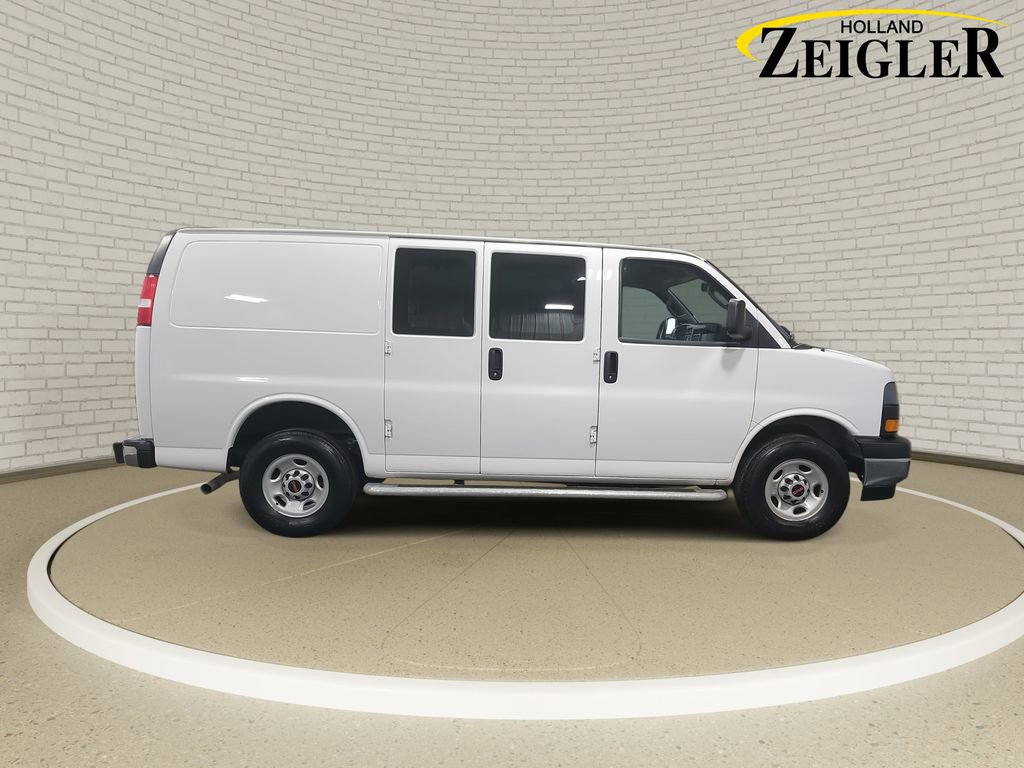 Used 2024 GMC Savana 2500 w/ Driver Convenience Package image 4
