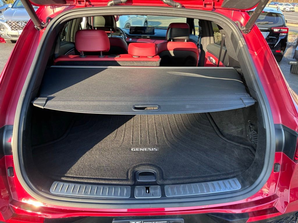 Used 2025 Genesis GV70 3.5T Sport image 13