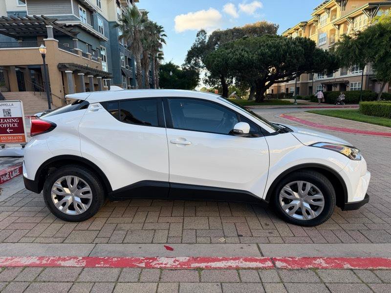 Used 2019 Toyota C-HR LE FWD image 10