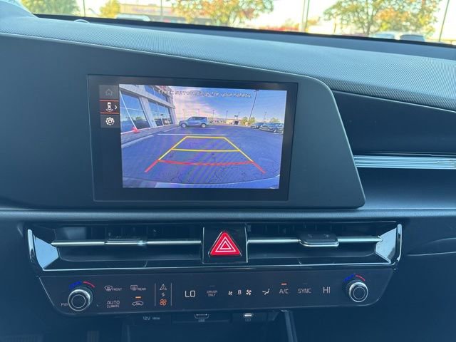 Certified 2024 Kia Niro LX image 15