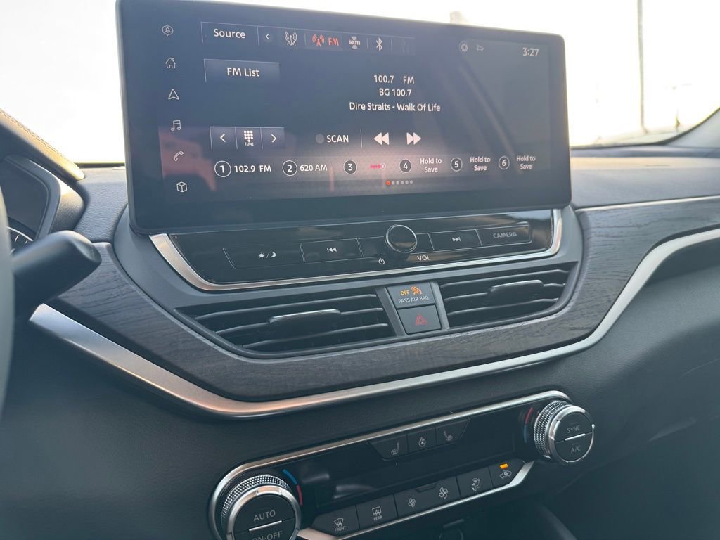 New 2025 Nissan Altima 2.5 SL image 23