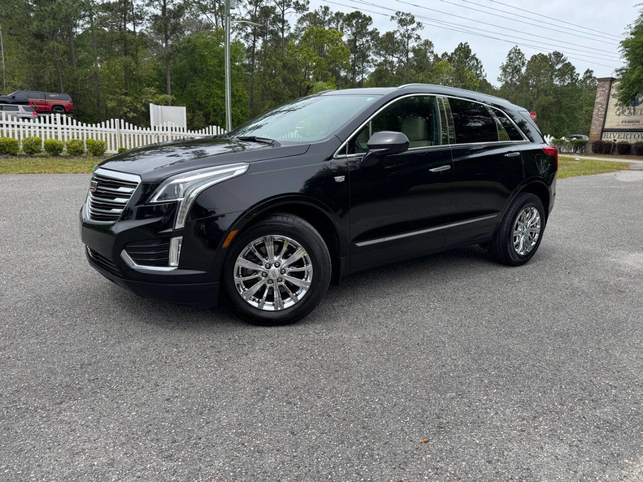 Used 2017 Cadillac XT5 Luxury w/ Driver Awareness Package image 6
