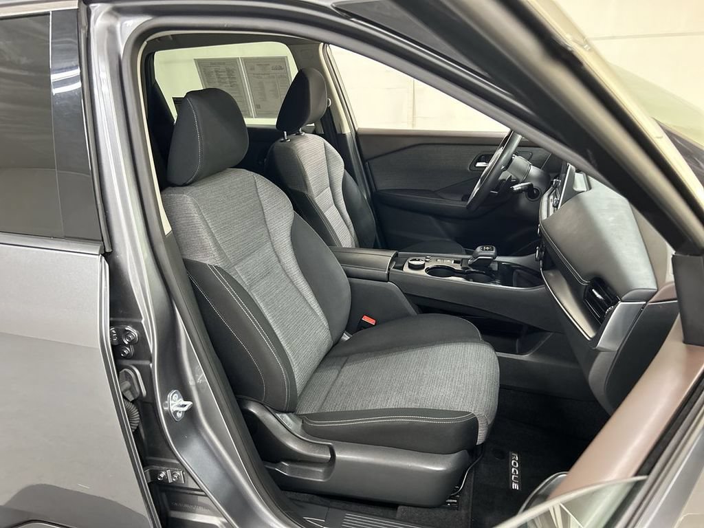 Used 2021 Nissan Rogue SV AWD/4WD image 22