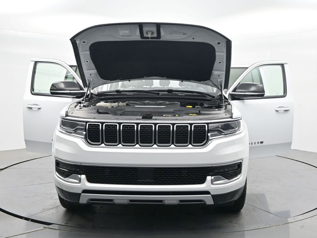 Used 2024 Jeep Wagoneer L Series II w/ Flexible Seating Group image 40