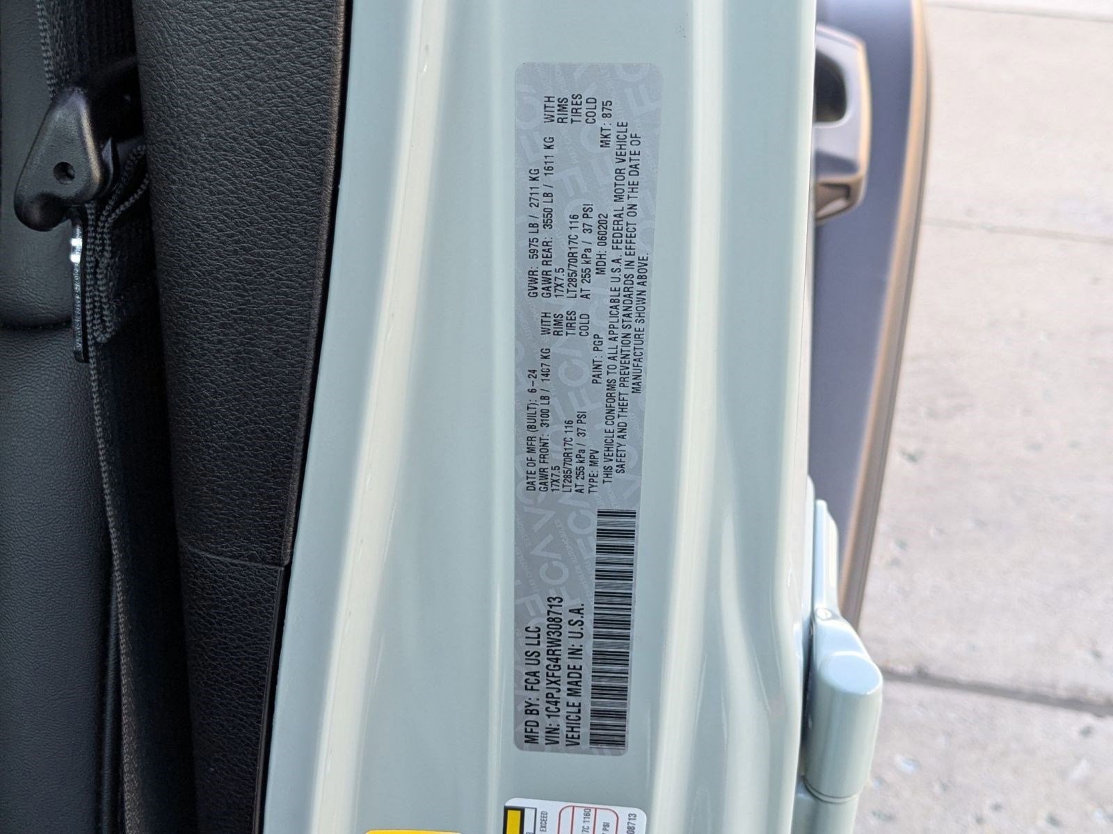 Used 2024 Jeep Wrangler Unlimited Rubicon w/ Technology Group image 26