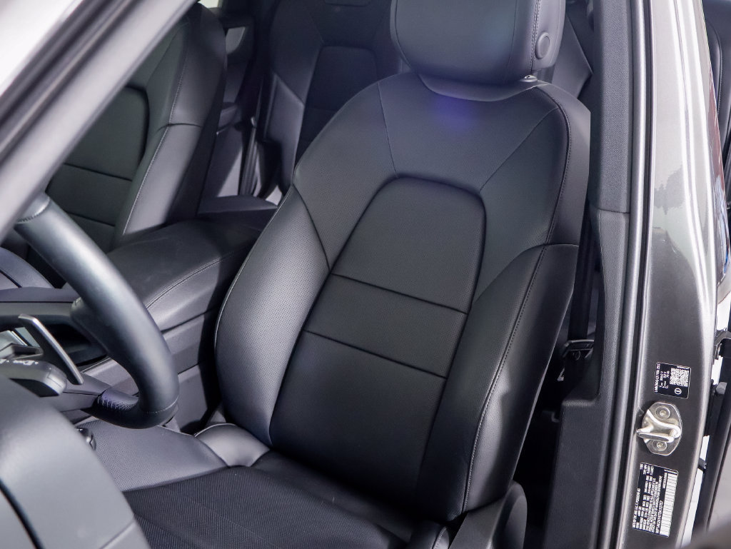 Certified 2026 Porsche Cayenne E-Hybrid AWD/4WD image 15