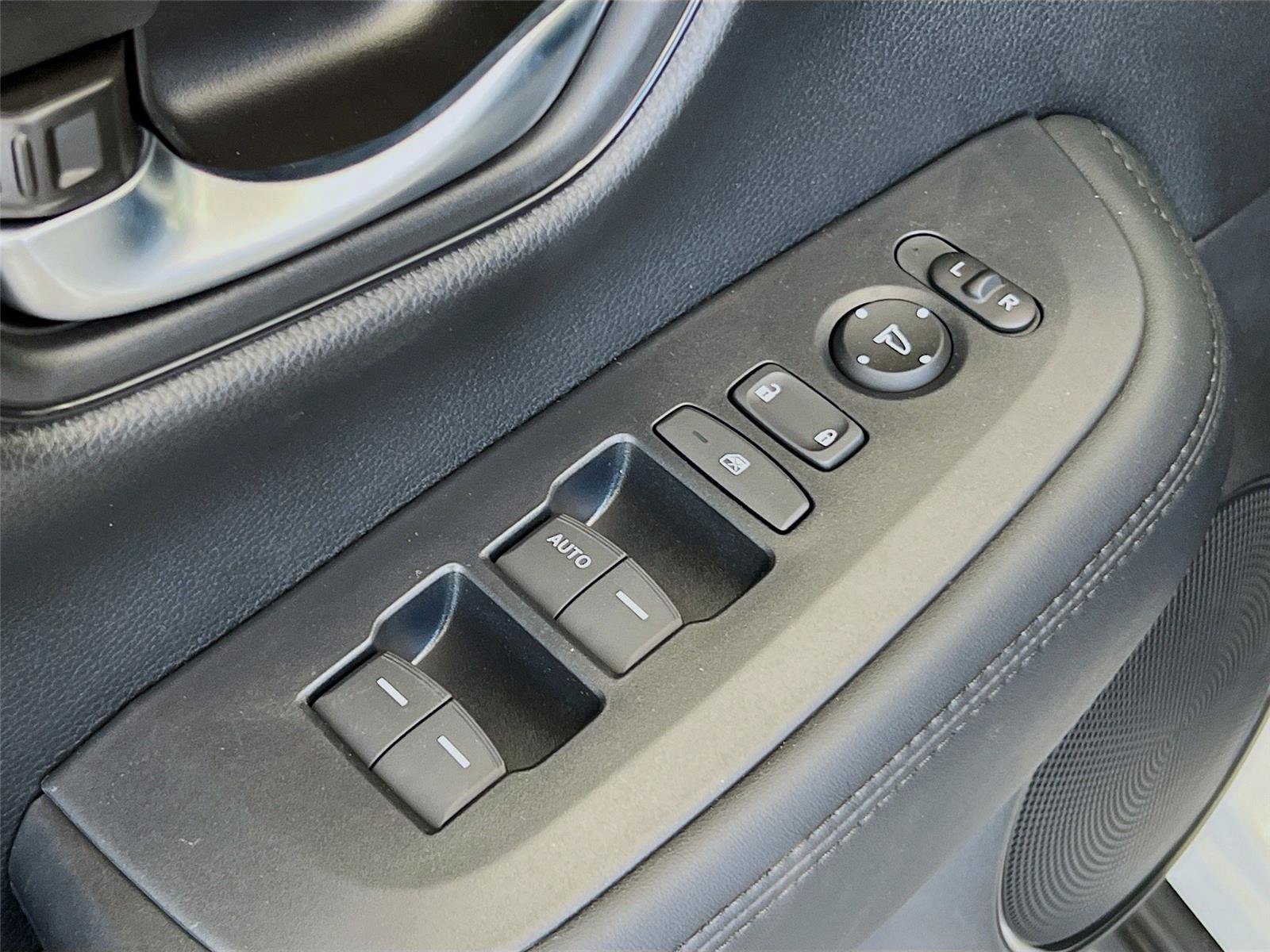 New 2027 Honda HR-V LX image 19