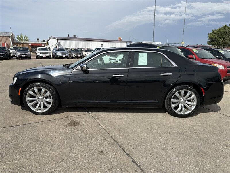 Used 2020 Chrysler 300 Limited RWD image 3