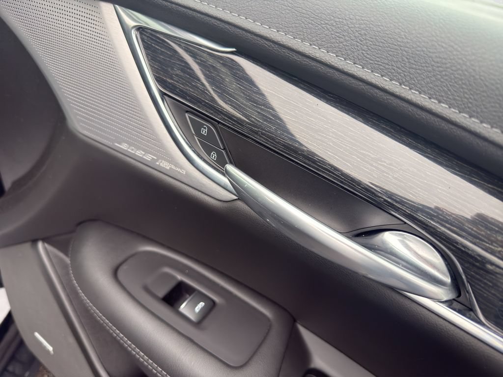 Used 2020 Cadillac XT5 Premium Luxury AWD/4WD image 16