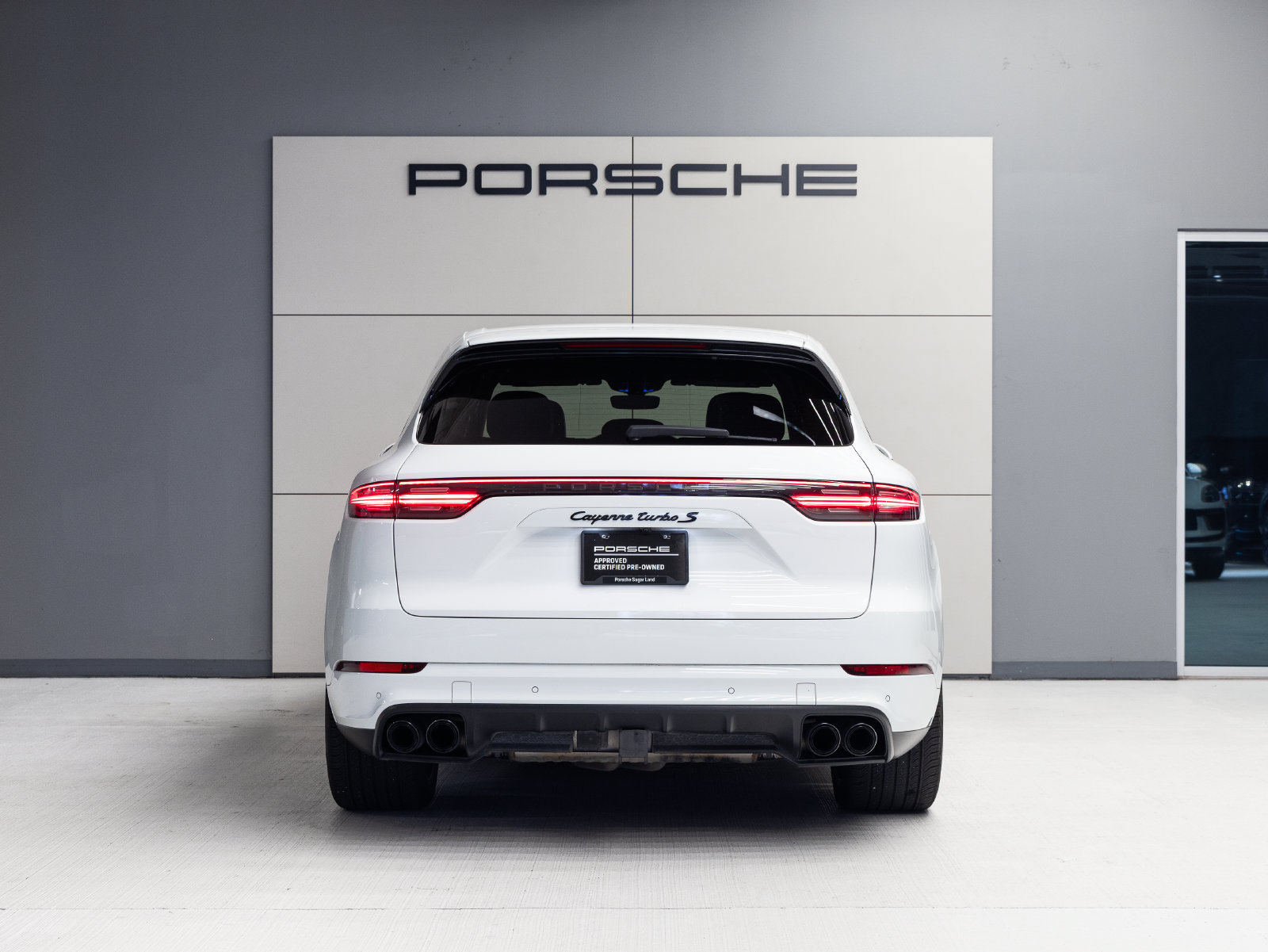 Certified 2020 Porsche Cayenne Turbo S AWD/4WD image 6