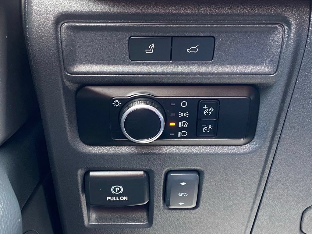Used 2024 Ford Expedition XLT AWD/4WD image 29