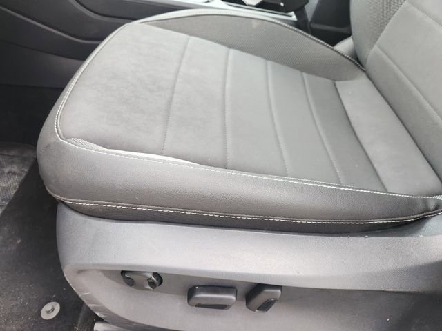 Used 2024 Volkswagen Taos SE image 18