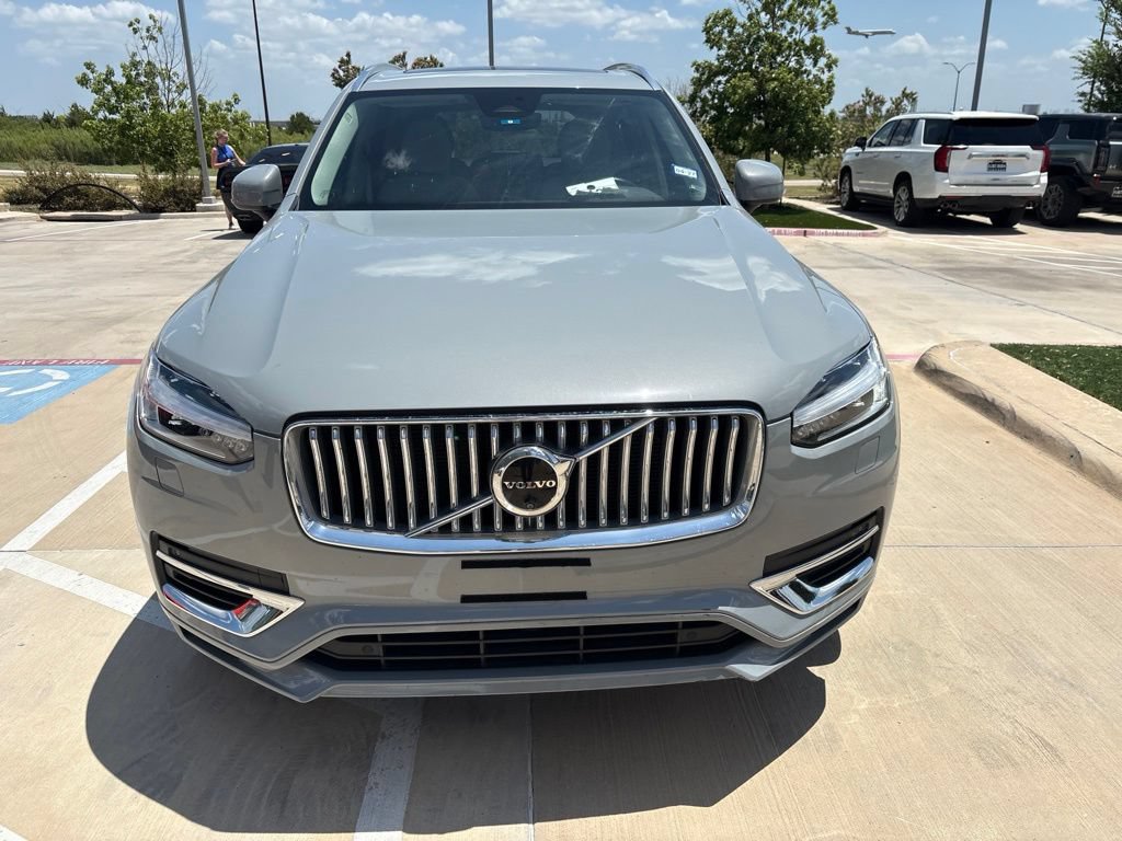Used 2024 Volvo XC90 T8 Plus w/ Protection Package Premier AWD/4WD image 2