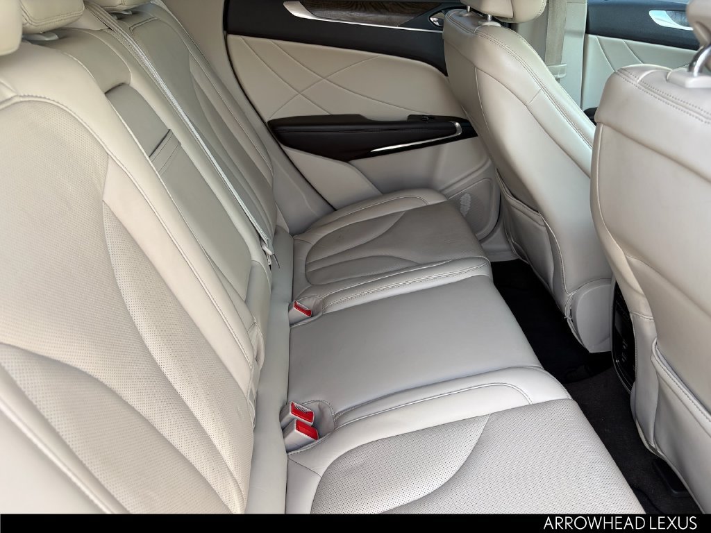 Used 2019 Lincoln MKC Reserve w/ MKC Technology Package FWD image 12