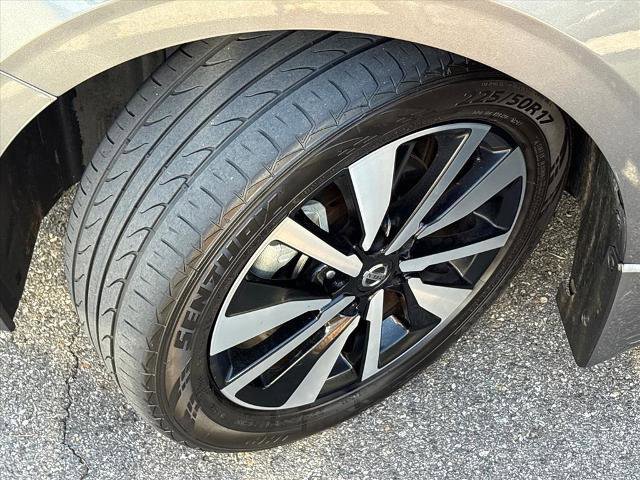 Used 2021 Nissan Sentra SV w/ SV Premium Package image 24