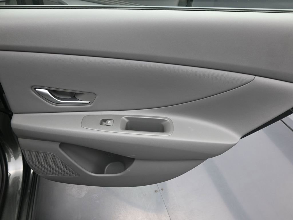 Certified 2026 Hyundai Elantra Sport w/ Cargo Package image 11