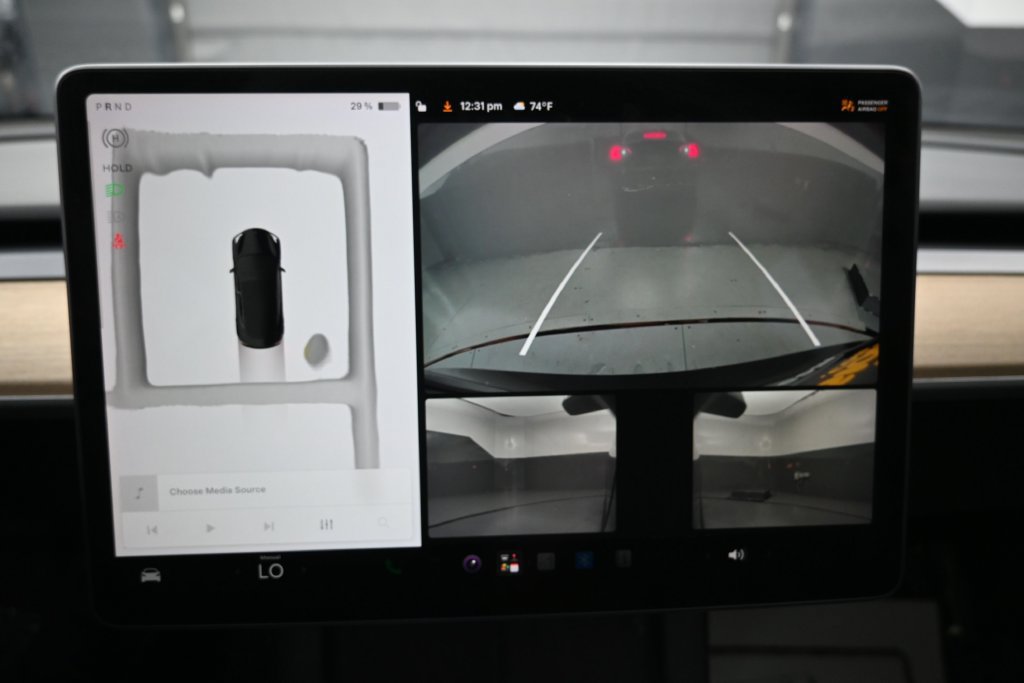 Used 2023 Tesla Model 3 Standard Range RWD image 9